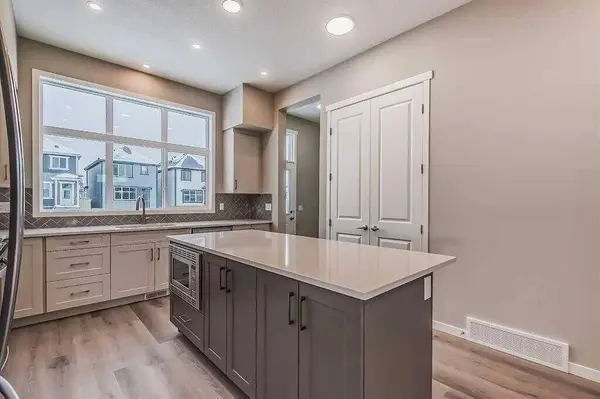 1040 Mahogany BLVD SE, Calgary, AB T3M 3N3
