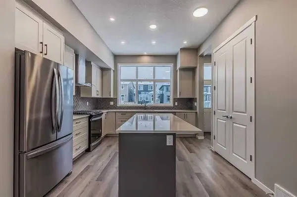 1040 Mahogany BLVD SE, Calgary, AB T3M 3N3