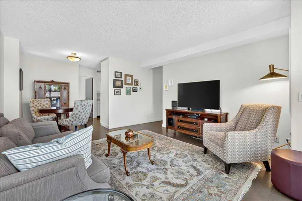 1107 15 AVE SW #401, Calgary, AB T2R 0S8