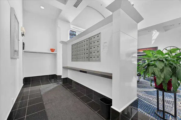 110 7 ST SW #603, Calgary, AB T2P 5M9