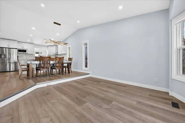 55 Whitehaven CRES NE, Calgary, AB T1Y 6C4