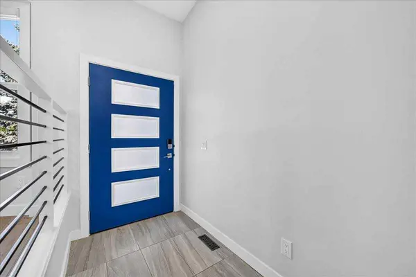 55 Whitehaven CRES NE, Calgary, AB T1Y 6C4