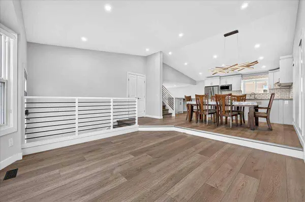 55 Whitehaven CRES NE, Calgary, AB T1Y 6C4