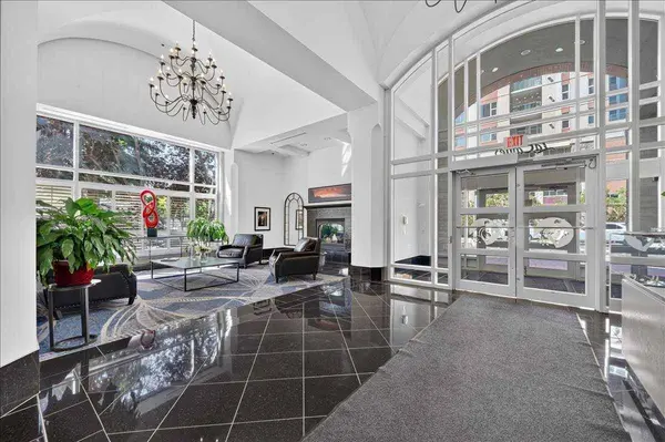 110 7 ST SW #603, Calgary, AB T2P 5M9
