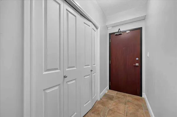 110 7 ST SW #603, Calgary, AB T2P 5M9