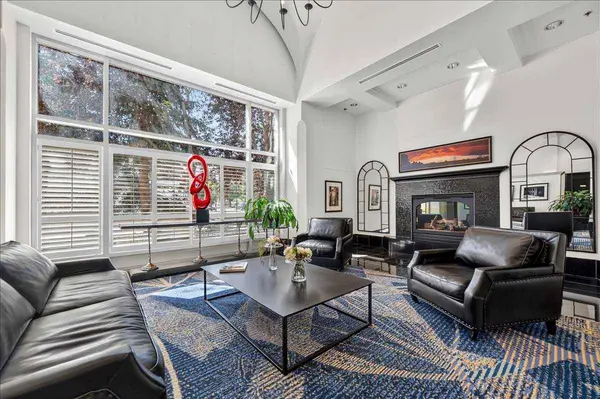 110 7 ST SW #603, Calgary, AB T2P 5M9