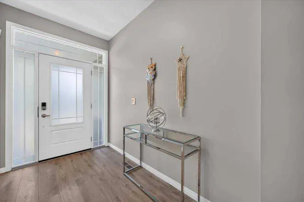 33 Yorkville GN SW, Calgary, AB T2X 4J8
