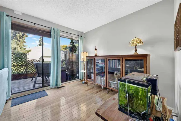 4940 39 AVE SW #61, Calgary, AB T3E 6M7
