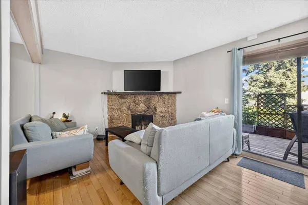 4940 39 AVE SW #61, Calgary, AB T3E 6M7