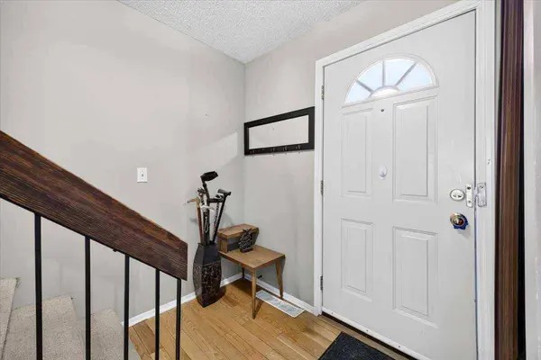 4940 39 AVE SW #61, Calgary, AB T3E 6M7