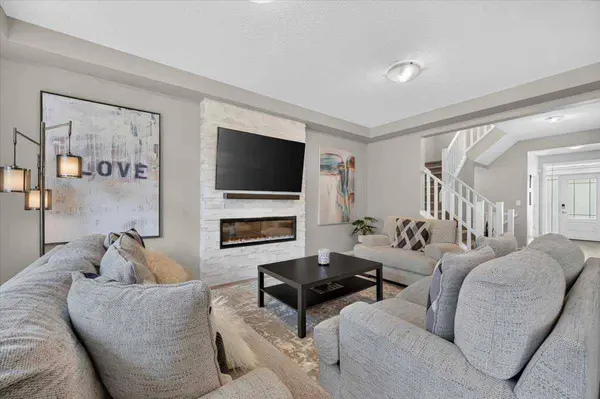 33 Yorkville GN SW, Calgary, AB T2X 4J8