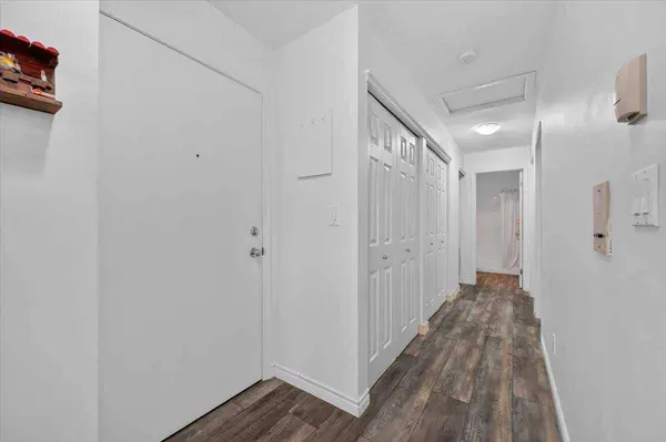 607 7 AVE NE #401, Calgary, AB T2E 0N4