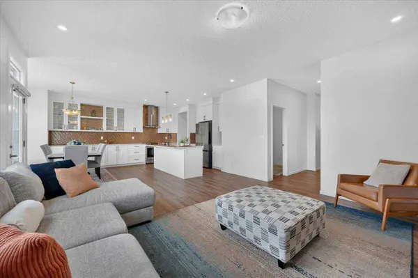 144 Carringham WAY NW, Calgary, AB T3P 1V5