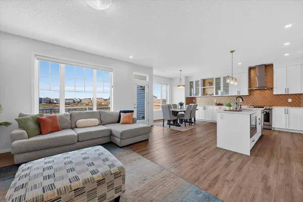 144 Carringham WAY NW, Calgary, AB T3P 1V5