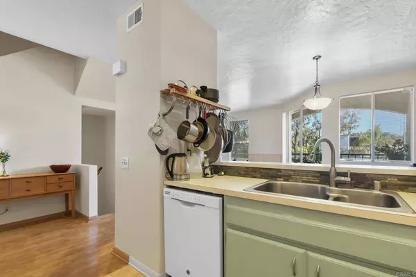 6151 Calle Mariselda #302, San Diego, CA 92124