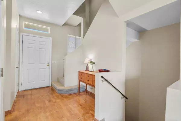 6151 Calle Mariselda #302, San Diego, CA 92124