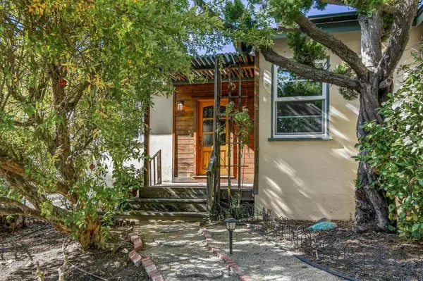 8475 Golden Ridge RD, Lakeside, CA 92040