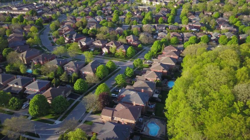 Virtual Real Estate - Buying and Selling Your Home From a Distance