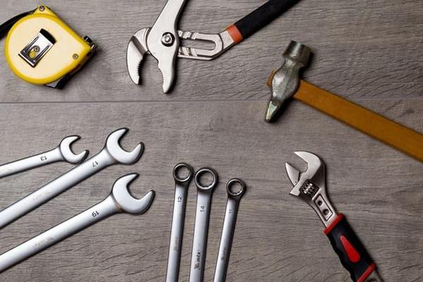 When to Turn a DIY Home Project Over to the Professionals,Eric Hatch