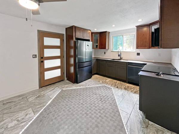 183 Glenbrook DR, Grass Valley, CA 95945