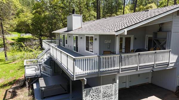 25414 Table Meadow RD, Auburn, CA 95602