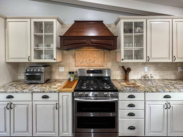 25414 Table Meadow RD, Auburn, CA 95602