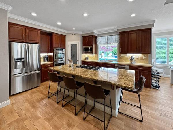 11351 Fox Tail CT, Auburn, CA 95602