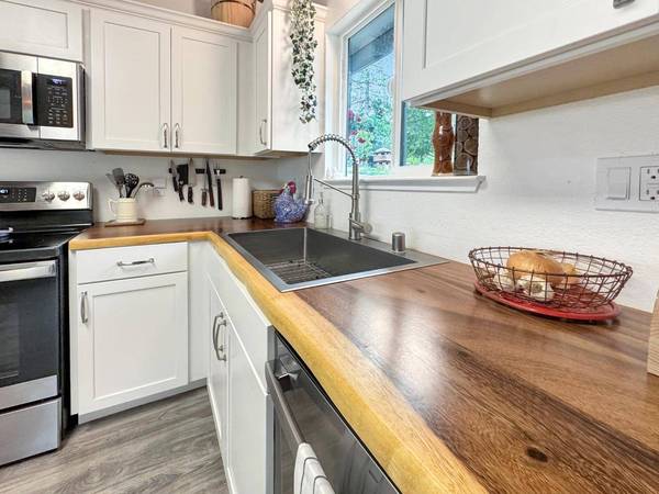 6399 Green Leaf LN, Foresthill, CA 95631