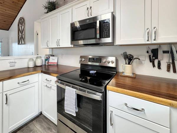 6399 Green Leaf LN, Foresthill, CA 95631