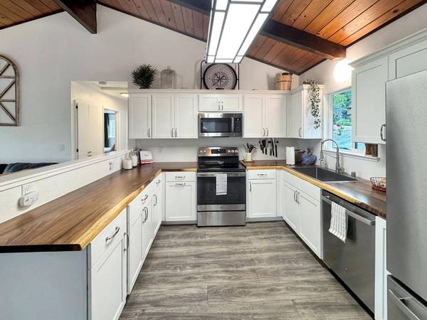 6399 Green Leaf LN, Foresthill, CA 95631