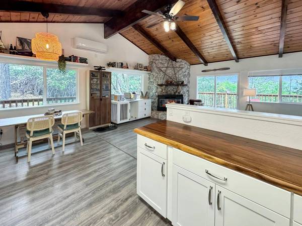 6399 Green Leaf LN, Foresthill, CA 95631