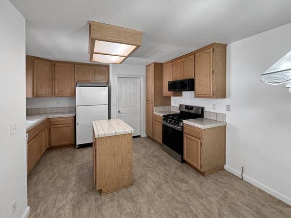 121 Carriage LN, Grass Valley, CA 95949