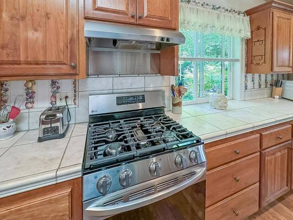 13287 Rattlesnake RD, Grass Valley, CA 95945