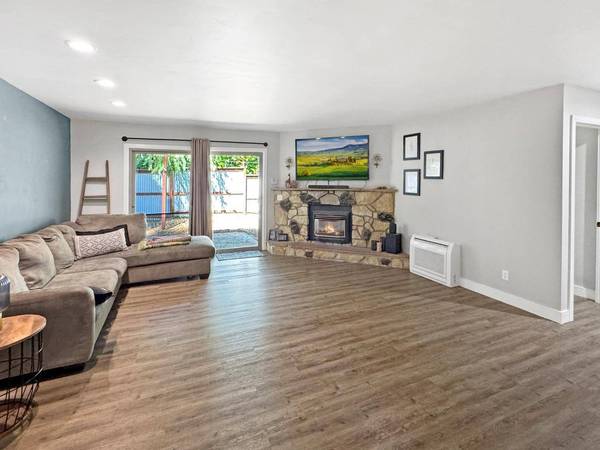 10190 Kenwood DR, Grass Valley, CA 95949