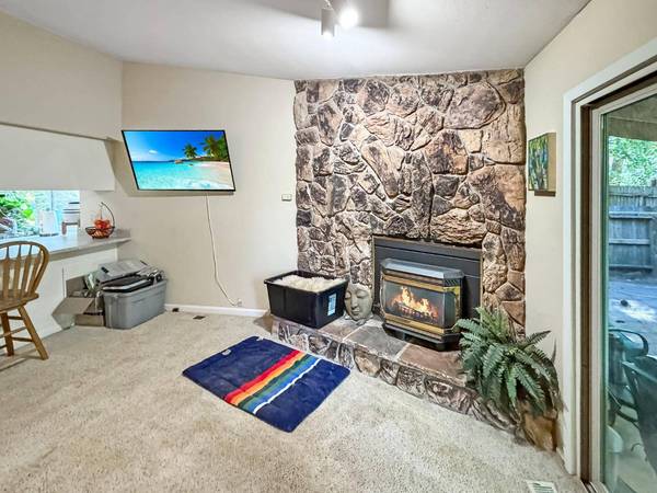 11860 Hanley DR, Grass Valley, CA 95949