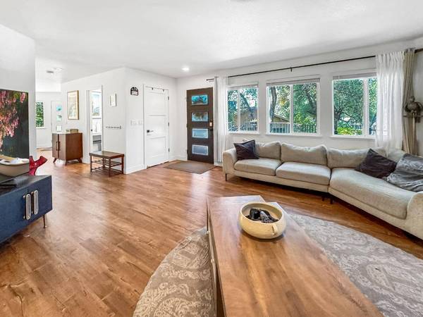 14216 Torrey Pines DR, Auburn, CA 95602