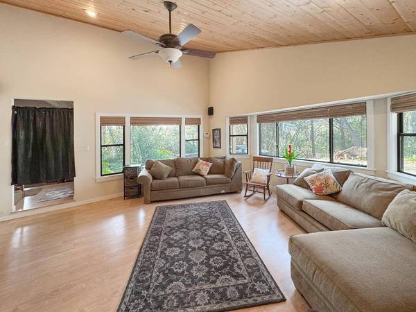 27217 Table Meadow RD, Auburn, CA 95602