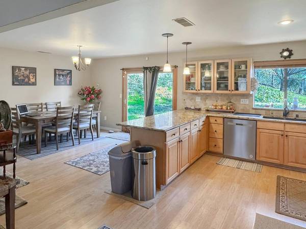 27217 Table Meadow RD, Auburn, CA 95602