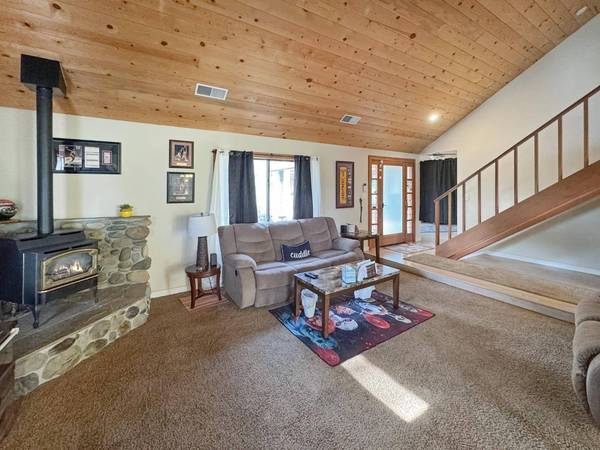 27217 Table Meadow RD, Auburn, CA 95602