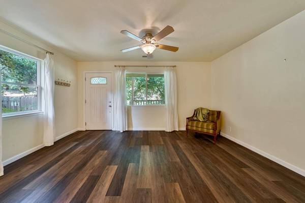 135 Brewery LN, Auburn, CA 95603