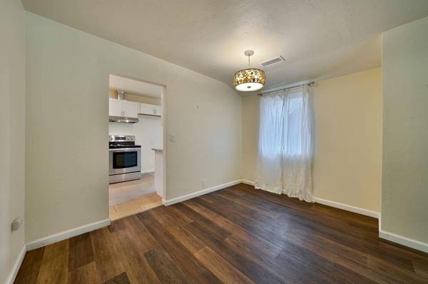 135 Brewery LN, Auburn, CA 95603