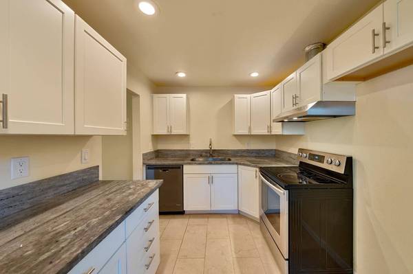 135 Brewery LN, Auburn, CA 95603