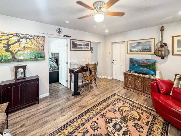 381 Foresthill AVE, Auburn, CA 95603