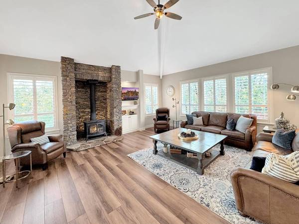 910 Eden Valley RD, Colfax, CA 95713