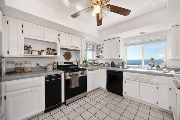 17475 Misty Dawn LN, Grass Valley, CA 95949