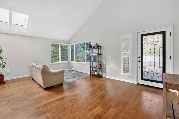 10010 Snowy Owl WAY, Auburn, CA 95603