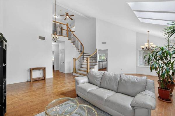 10010 Snowy Owl WAY, Auburn, CA 95603