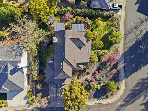 10010 Snowy Owl WAY, Auburn, CA 95603