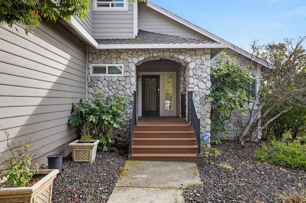 10010 Snowy Owl WAY, Auburn, CA 95603