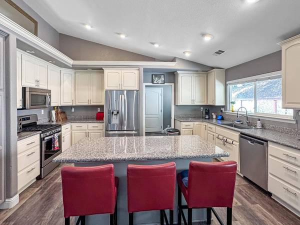 2101 Gravel Gulch CT, Cool, CA 95614